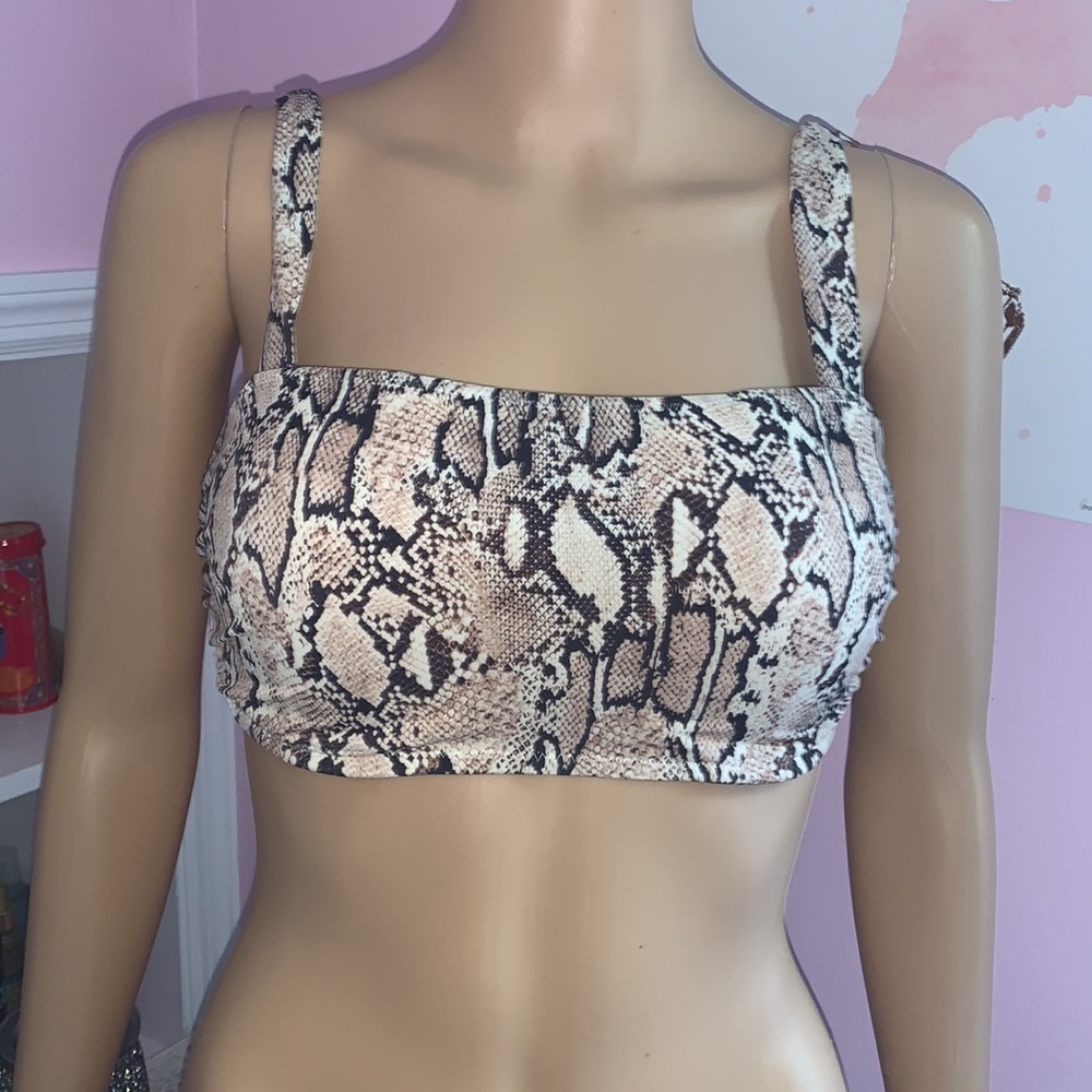BNWOT shade & shore snakeskin bikini top with cups - Picture 4 of 4